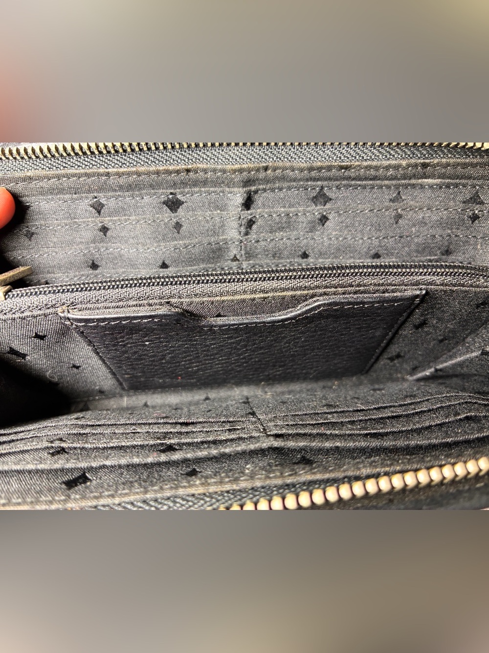 Fossil Black Genuine Leather Zip Around Wallet Keyhole Logo Organizer 8x4 - Picture 8 of 10